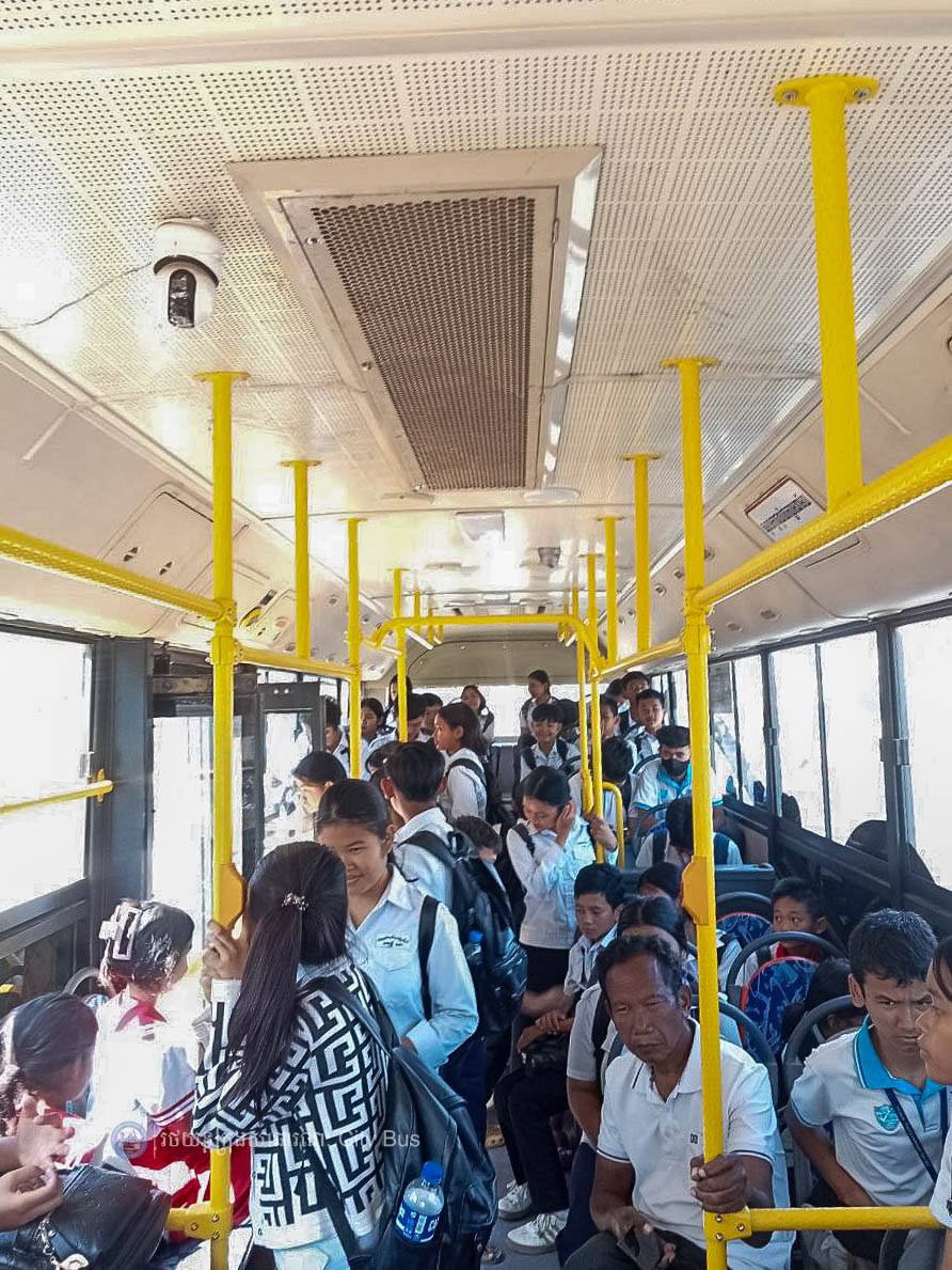 ទិដ្ឋភាព និងសកម្មភាព ប្រជាពលរដ្ឋ និងអ្នកដំណើរ មកទទួលសេវារថយន្ដក្រុងសាធារណ:ប្រតិបត្ដិការខ្សែរត់ខ្សែទី១A,B,C។

សូមជូនពរការធ្វើដំណើរប្រកបដោយស្នាមញញឹម សុខសុវត្ថិភាព និងផាសុកភាព។

សូមចូលរួមធ្វើដំណើរតាមរថយន្តក្រុងសាធារណៈ (City Bus) រាជធានីភ្នំពេញ ដើម្បី៖


-កាត់បន្ថយគ្រោះថា្នក់ចរាចរណ៍ ការកកស្ទះចរាចរ

-សន្សំសំចៃថវិកា និង

-កាត់បន្ថយការបំពុលបរិស្ថាន


សូមគាំទ្រសេវារថយន្តក្រុងសាធារណៈ(City Bus) រាជធានីភ្នំពេញ!


រថយន្តក្រុង រថយន្តរបស់ខ្ញុំ!

City Bus My Bus!  - image 20