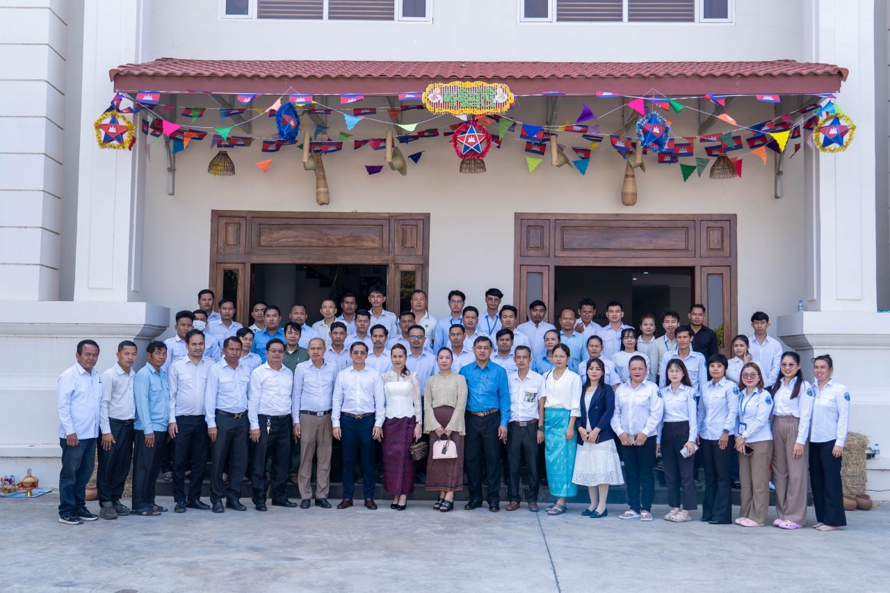 រដ្ឋាករស្វយ័តដឹកជញ្ជូនសាធារណៈរថយន្តក្រុង (City Bus) រាជធានីភ្នំពេញ រៀបចំពិធីសូត្រមន្ដប្រោះព្រំប្រសិទ្ធពរជ័យសិរីសួស្តី ដល់មន្រ្តីរាជការ និងបុគ្គលិក លើករាសីឆ្នាំថ្មី ឆ្នាំមមី អដ្ឋស័ក ព.ស ២៥៧០ គ.ស.២០២៦ - image 21