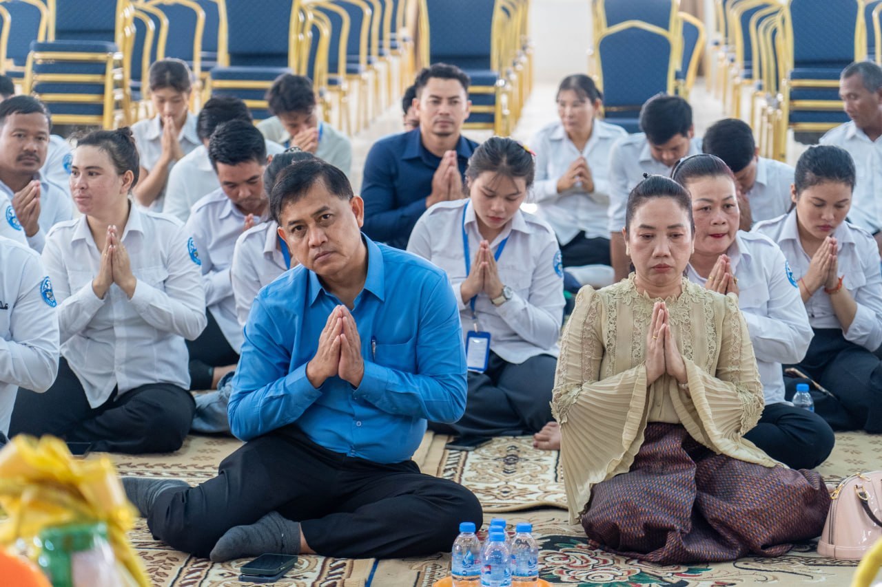 រដ្ឋាករស្វយ័តដឹកជញ្ជូនសាធារណៈរថយន្តក្រុង (City Bus) រាជធានីភ្នំពេញ រៀបចំពិធីសូត្រមន្ដប្រោះព្រំប្រសិទ្ធពរជ័យសិរីសួស្តី ដល់មន្រ្តីរាជការ និងបុគ្គលិក លើករាសីឆ្នាំថ្មី ឆ្នាំមមី អដ្ឋស័ក ព.ស ២៥៧០ គ.ស.២០២៦ - image 16