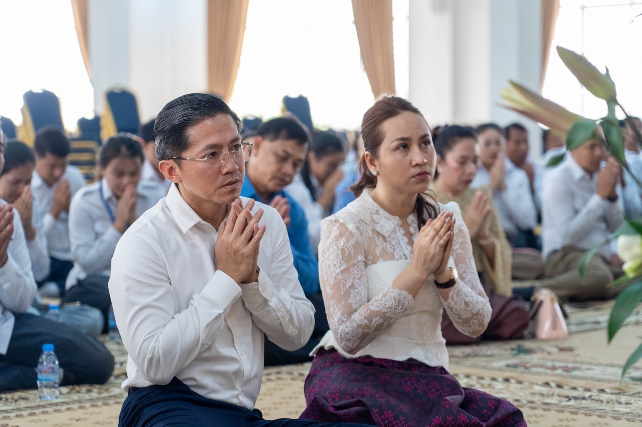 រដ្ឋាករស្វយ័តដឹកជញ្ជូនសាធារណៈរថយន្តក្រុង (City Bus) រាជធានីភ្នំពេញ រៀបចំពិធីសូត្រមន្ដប្រោះព្រំប្រសិទ្ធពរជ័យសិរីសួស្តី ដល់មន្រ្តីរាជការ និងបុគ្គលិក លើករាសីឆ្នាំថ្មី ឆ្នាំមមី អដ្ឋស័ក ព.ស ២៥៧០ គ.ស.២០២៦ - image 6