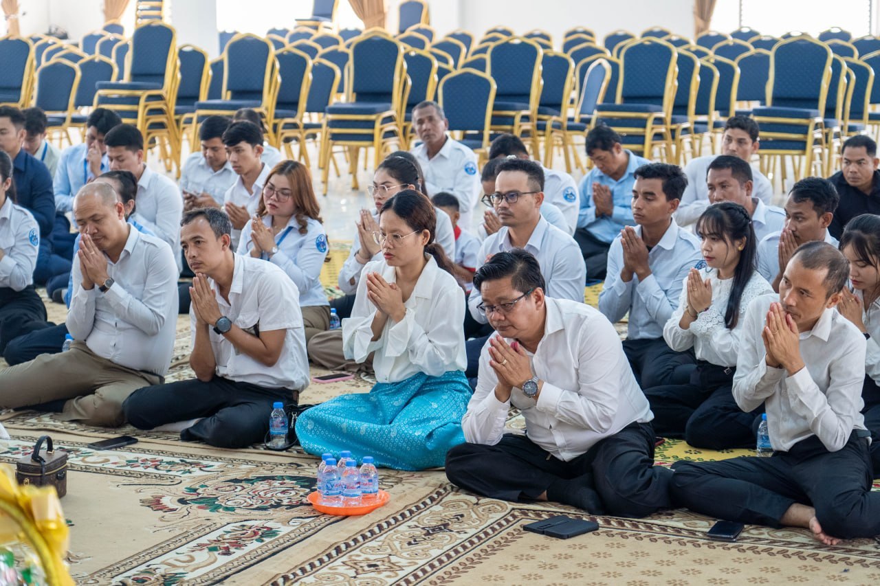 រដ្ឋាករស្វយ័តដឹកជញ្ជូនសាធារណៈរថយន្តក្រុង (City Bus) រាជធានីភ្នំពេញ រៀបចំពិធីសូត្រមន្ដប្រោះព្រំប្រសិទ្ធពរជ័យសិរីសួស្តី ដល់មន្រ្តីរាជការ និងបុគ្គលិក លើករាសីឆ្នាំថ្មី ឆ្នាំមមី អដ្ឋស័ក ព.ស ២៥៧០ គ.ស.២០២៦ - image 7