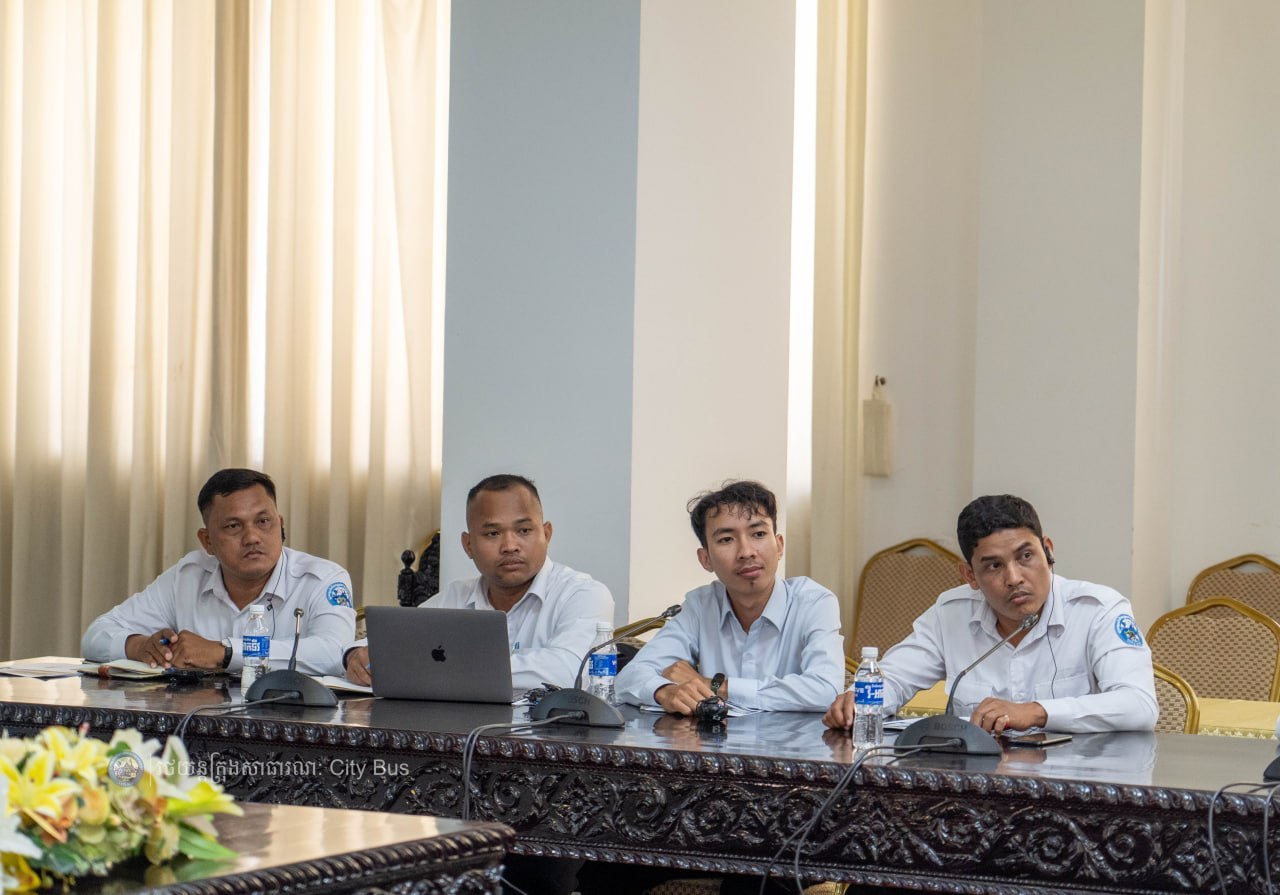 ពិធីចុះហត្ថលេខា លើឯកសារ​កិច្ច​សហប្រតិបត្តិការ​អនុវត្ត​គម្រោង​កែលម្អ​ប្រសិទ្ធភាព​សេវា​រថយន្ត​ក្រុង​សាធារណៈ​សម្រាប់​ខ្សែ​រត់​ទៅ​អាកាសយានដ្ឋាន​អន្តរជាតិ​តេជោ​ Airport Express Bus - image 14