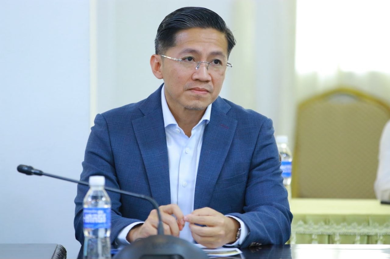 ពិធីចុះហត្ថលេខា លើឯកសារ​កិច្ច​សហប្រតិបត្តិការ​អនុវត្ត​គម្រោង​កែលម្អ​ប្រសិទ្ធភាព​សេវា​រថយន្ត​ក្រុង​សាធារណៈ​សម្រាប់​ខ្សែ​រត់​ទៅ​អាកាសយានដ្ឋាន​អន្តរជាតិ​តេជោ​ Airport Express Bus - image 3