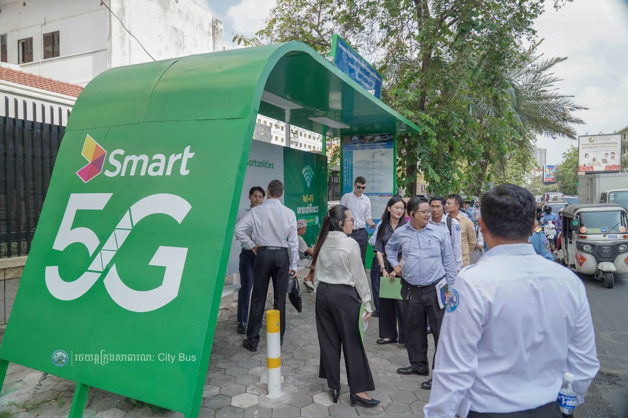 ពិធីចុះហត្ថលេខា លើឯកសារ​កិច្ច​សហប្រតិបត្តិការ​អនុវត្ត​គម្រោង​កែលម្អ​ប្រសិទ្ធភាព​សេវា​រថយន្ត​ក្រុង​សាធារណៈ​សម្រាប់​ខ្សែ​រត់​ទៅ​អាកាសយានដ្ឋាន​អន្តរជាតិ​តេជោ​ Airport Express Bus - image 23