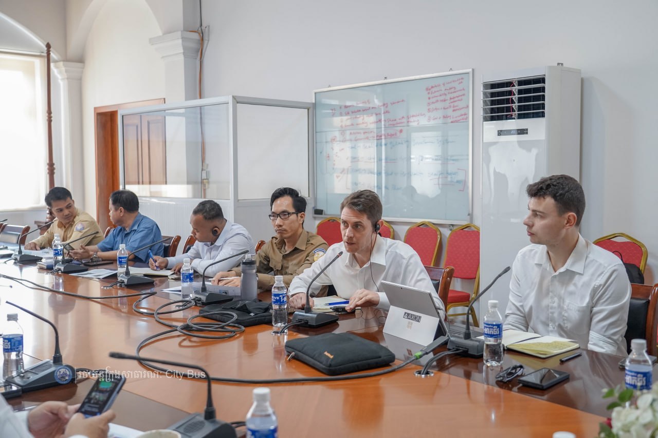 ពិធីចុះហត្ថលេខា លើឯកសារ​កិច្ច​សហប្រតិបត្តិការ​អនុវត្ត​គម្រោង​កែលម្អ​ប្រសិទ្ធភាព​សេវា​រថយន្ត​ក្រុង​សាធារណៈ​សម្រាប់​ខ្សែ​រត់​ទៅ​អាកាសយានដ្ឋាន​អន្តរជាតិ​តេជោ​ Airport Express Bus - image 30