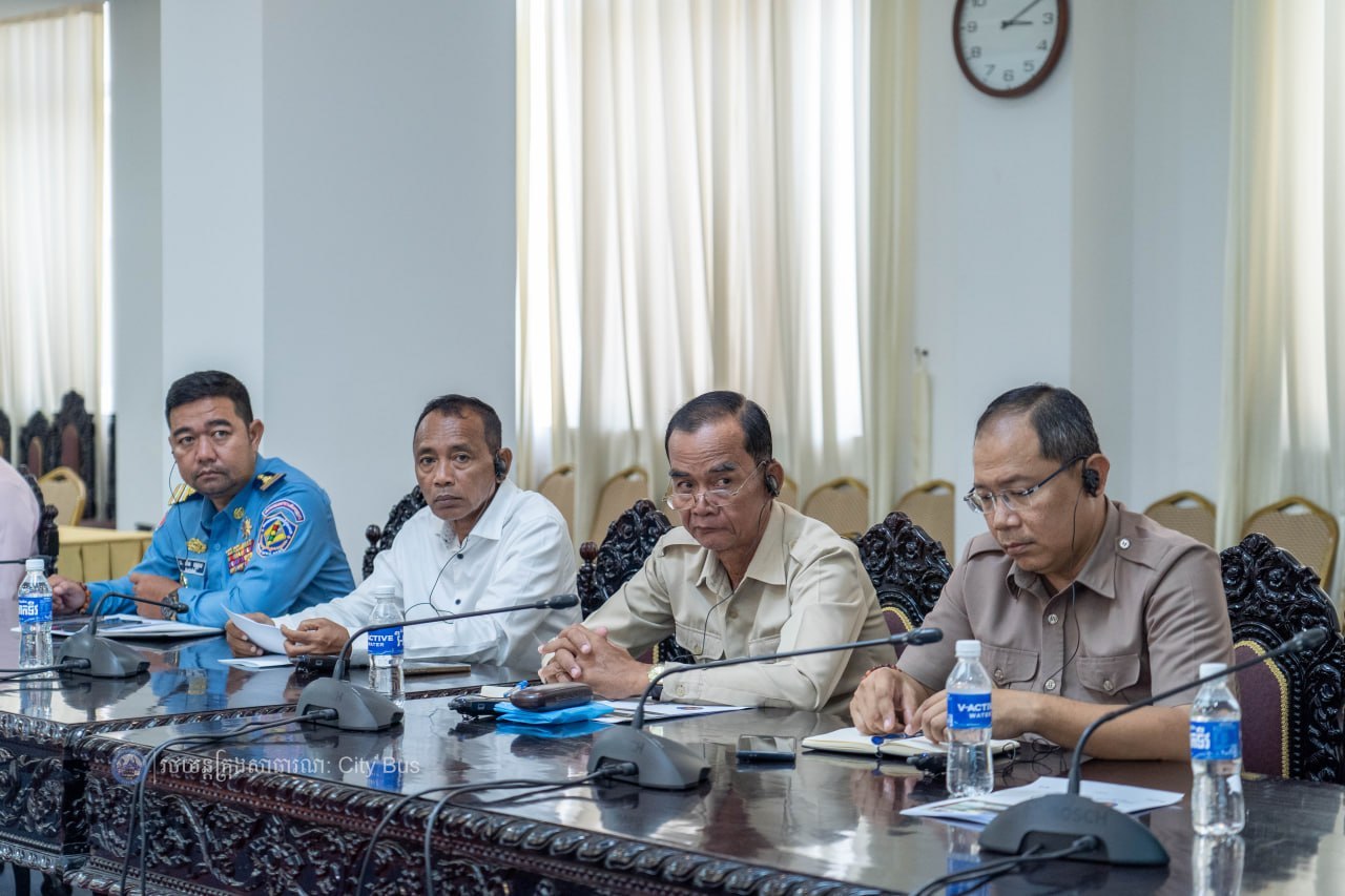 ពិធីចុះហត្ថលេខា លើឯកសារ​កិច្ច​សហប្រតិបត្តិការ​អនុវត្ត​គម្រោង​កែលម្អ​ប្រសិទ្ធភាព​សេវា​រថយន្ត​ក្រុង​សាធារណៈ​សម្រាប់​ខ្សែ​រត់​ទៅ​អាកាសយានដ្ឋាន​អន្តរជាតិ​តេជោ​ Airport Express Bus - image 6