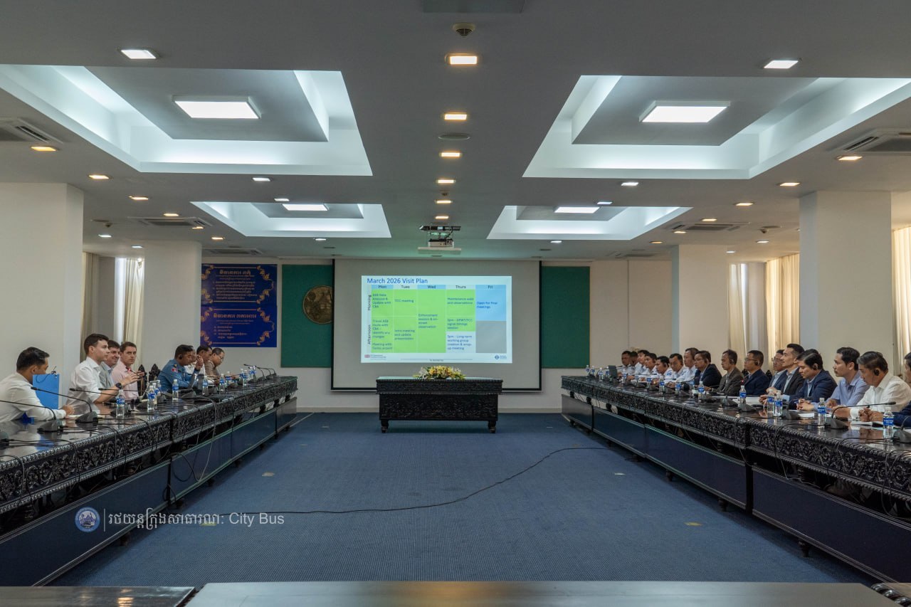 ពិធីចុះហត្ថលេខា លើឯកសារ​កិច្ច​សហប្រតិបត្តិការ​អនុវត្ត​គម្រោង​កែលម្អ​ប្រសិទ្ធភាព​សេវា​រថយន្ត​ក្រុង​សាធារណៈ​សម្រាប់​ខ្សែ​រត់​ទៅ​អាកាសយានដ្ឋាន​អន្តរជាតិ​តេជោ​ Airport Express Bus - image 8