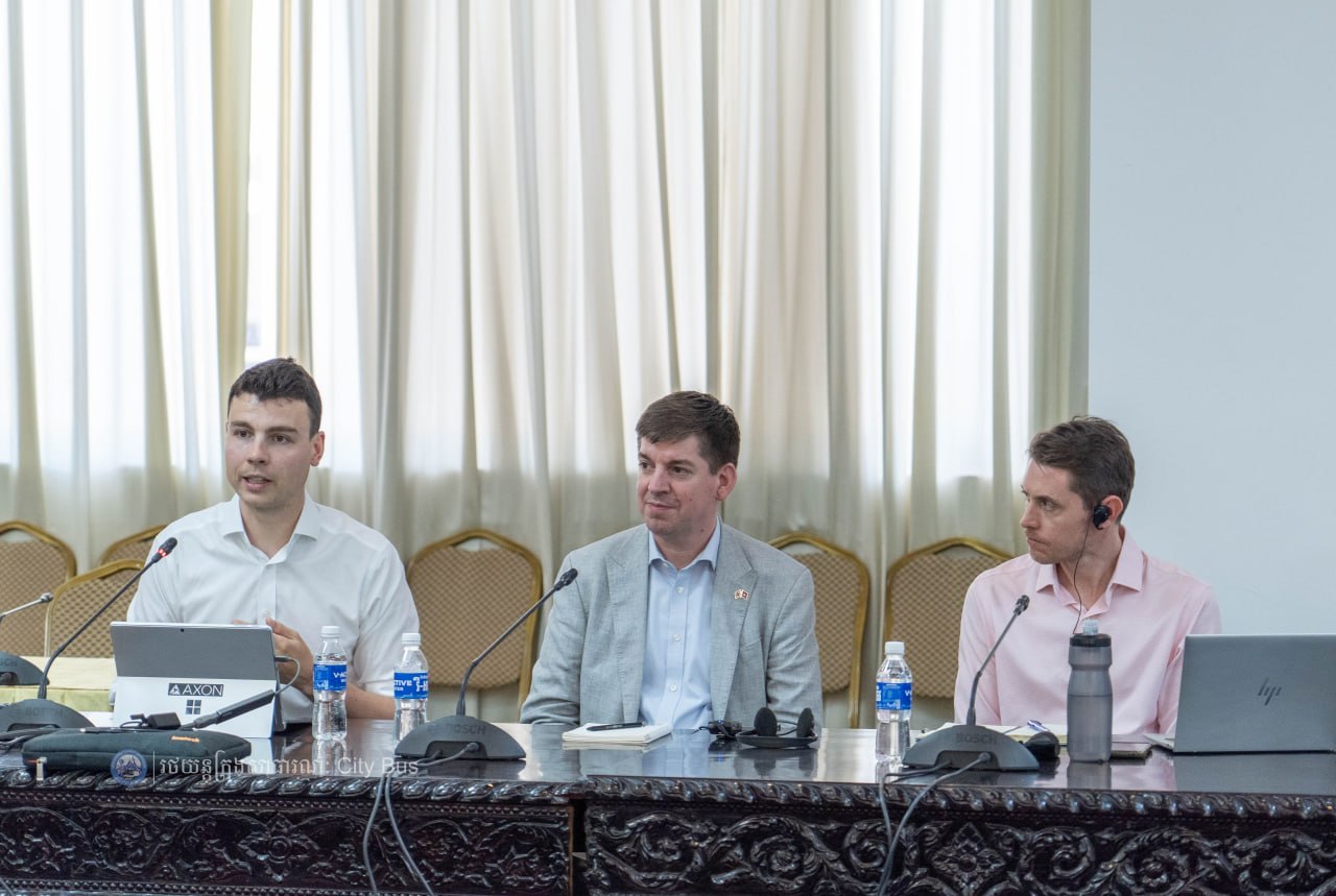 ពិធីចុះហត្ថលេខា លើឯកសារ​កិច្ច​សហប្រតិបត្តិការ​អនុវត្ត​គម្រោង​កែលម្អ​ប្រសិទ្ធភាព​សេវា​រថយន្ត​ក្រុង​សាធារណៈ​សម្រាប់​ខ្សែ​រត់​ទៅ​អាកាសយានដ្ឋាន​អន្តរជាតិ​តេជោ​ Airport Express Bus - image 10