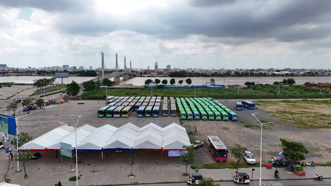 សេចក្ដីជូនដំណឹង​ ស្ដីពីការបម្រើសេវាដឹកជញ្ជូនសាធារណៈរថយន្តក្រុង​ ដោយមិនបង់ប្រាក់រយៈពេល០៦ថ្ងៃ​ នៅក្នុងឱកាសពិធីបុណ្យចូលឆ្នាំថ្មីប្រពៃណីជាតិខ្មែរ​ ឆ្នាំមមី​ អដ្ឋស័ក​ ពុទ្ធសករាជ​ ២៥៧០។ - image 6