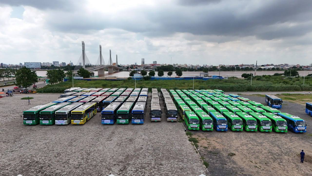 សេចក្ដីជូនដំណឹង​ ស្ដីពីការបម្រើសេវាដឹកជញ្ជូនសាធារណៈរថយន្តក្រុង​ ដោយមិនបង់ប្រាក់រយៈពេល០៦ថ្ងៃ​ នៅក្នុងឱកាសពិធីបុណ្យចូលឆ្នាំថ្មីប្រពៃណីជាតិខ្មែរ​ ឆ្នាំមមី​ អដ្ឋស័ក​ ពុទ្ធសករាជ​ ២៥៧០។ - image 9