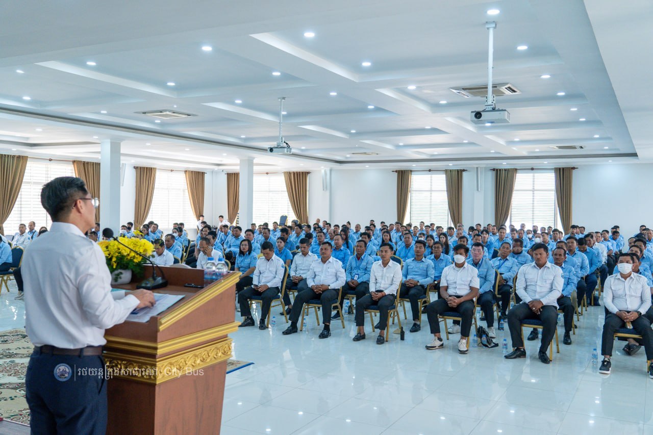 រដ្ឋាករស្វយ័តសាធារណៈរថយន្តក្រុង (City Bus) រាជធានីភ្នំពេញបានរៀបចំវគ្គបណ្តុះបណ្តាលស្តីពី “ ជំនាញបច្ចេកទេសបើកបររថយន្តក្រុង សម្រាប់បម្រើសេវាដឹក ជញ្ជូនសាធារណៈរថយន្តក្រុងក្នុងរាជធានីភ្នំពេញ” - image 9