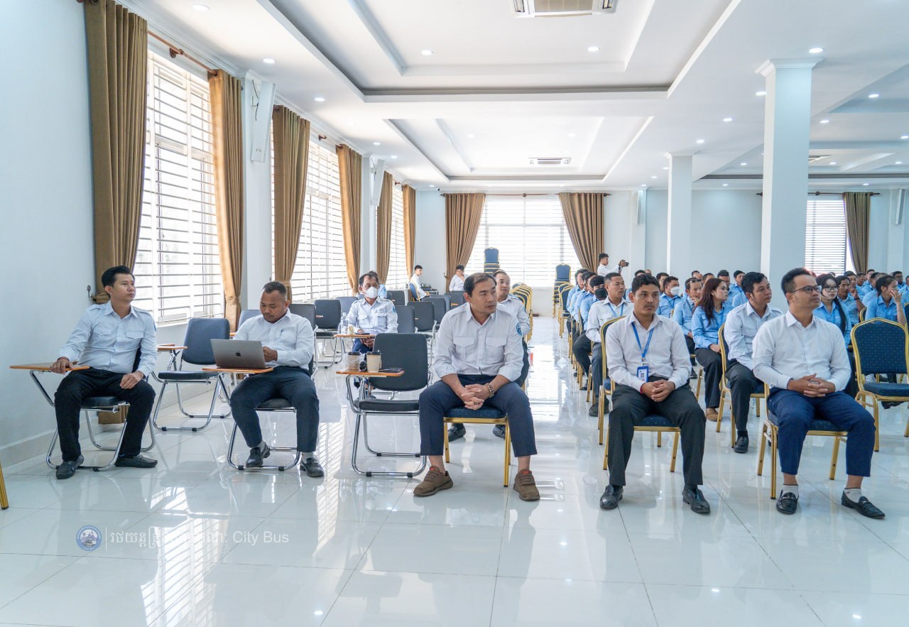 រដ្ឋាករស្វយ័តសាធារណៈរថយន្តក្រុង (City Bus) រាជធានីភ្នំពេញបានរៀបចំវគ្គបណ្តុះបណ្តាលស្តីពី “ ជំនាញបច្ចេកទេសបើកបររថយន្តក្រុង សម្រាប់បម្រើសេវាដឹក ជញ្ជូនសាធារណៈរថយន្តក្រុងក្នុងរាជធានីភ្នំពេញ” - image 13